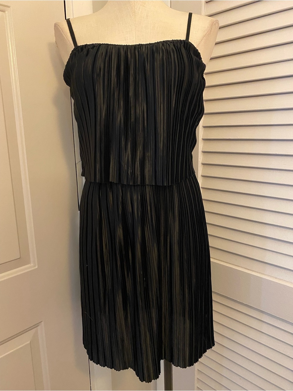 ‘Stella & Jamie’ Charcoal Gray Accordion Pleated Disco Dress- Size XS